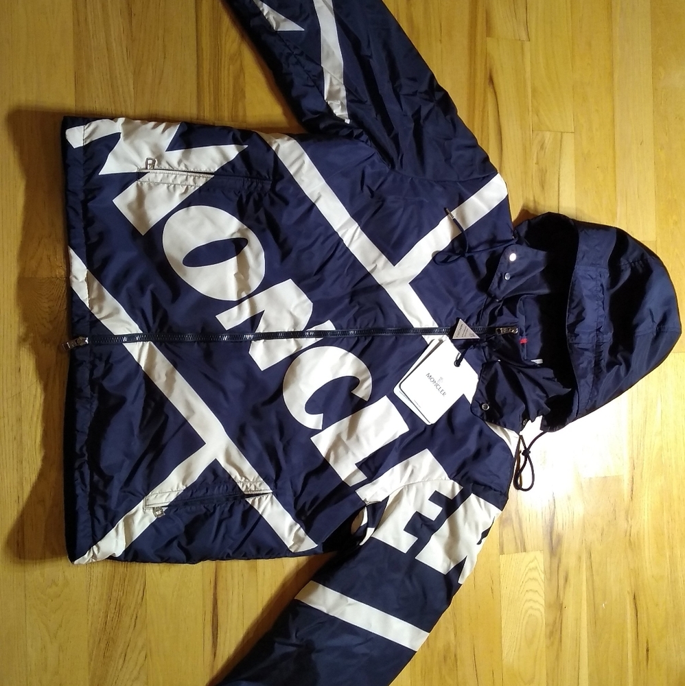 Moncler Bert Down Hoody Jacket Men's Size 5/44"